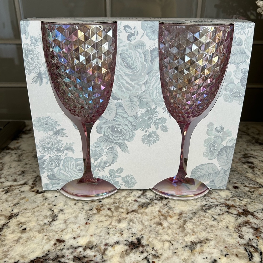 New Shabby Chic Acrylic Iridescent Pink Stem Drinkware Set of 2 Glasses